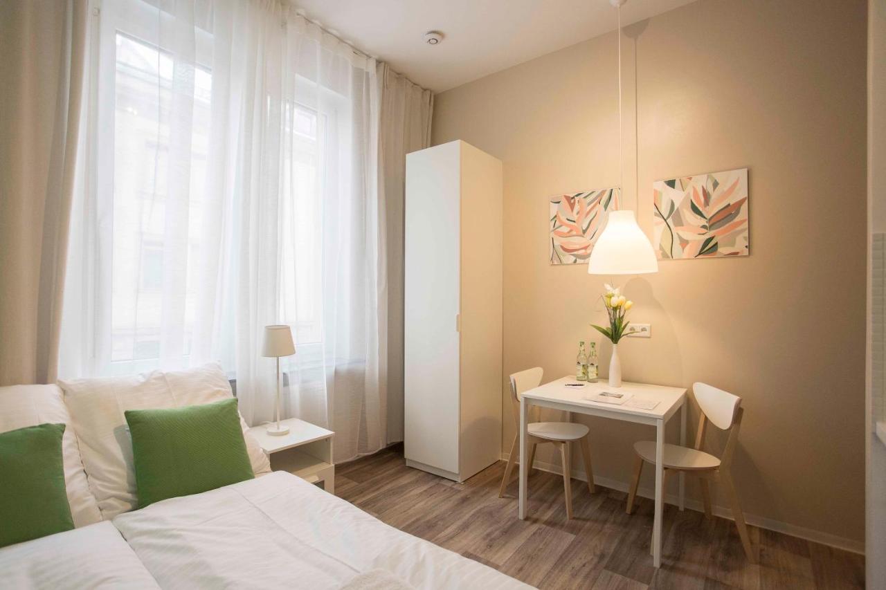 Guesthouse Koehn51, Zentral Gelegene, Stilvoll Eingerichtete Zimmer Mit Eigener Teekueche Norimberk Exteriér fotografie