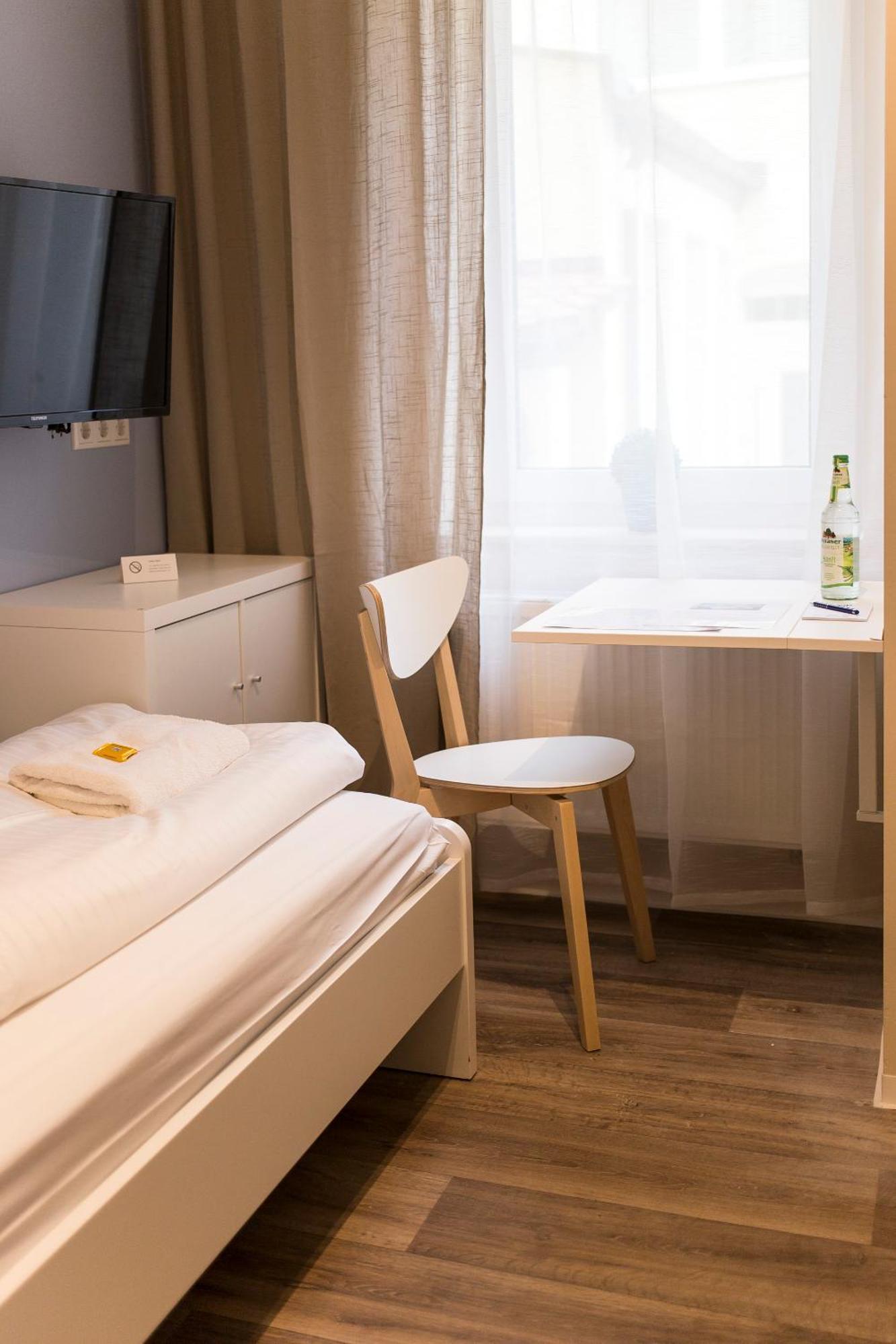 Guesthouse Koehn51, Zentral Gelegene, Stilvoll Eingerichtete Zimmer Mit Eigener Teekueche Norimberk Exteriér fotografie